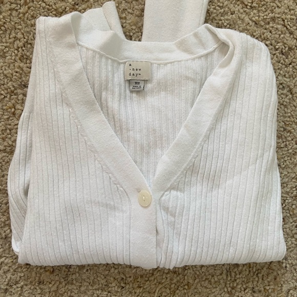 White Ribbed Button-Up Cardigan - Picture 4 of 4